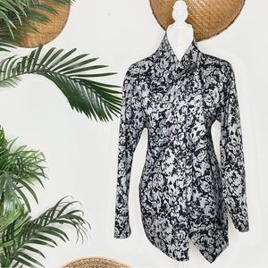 bobeau Black and grey wrap cardigan. 

One button asymmetrical closing .
Size:2X